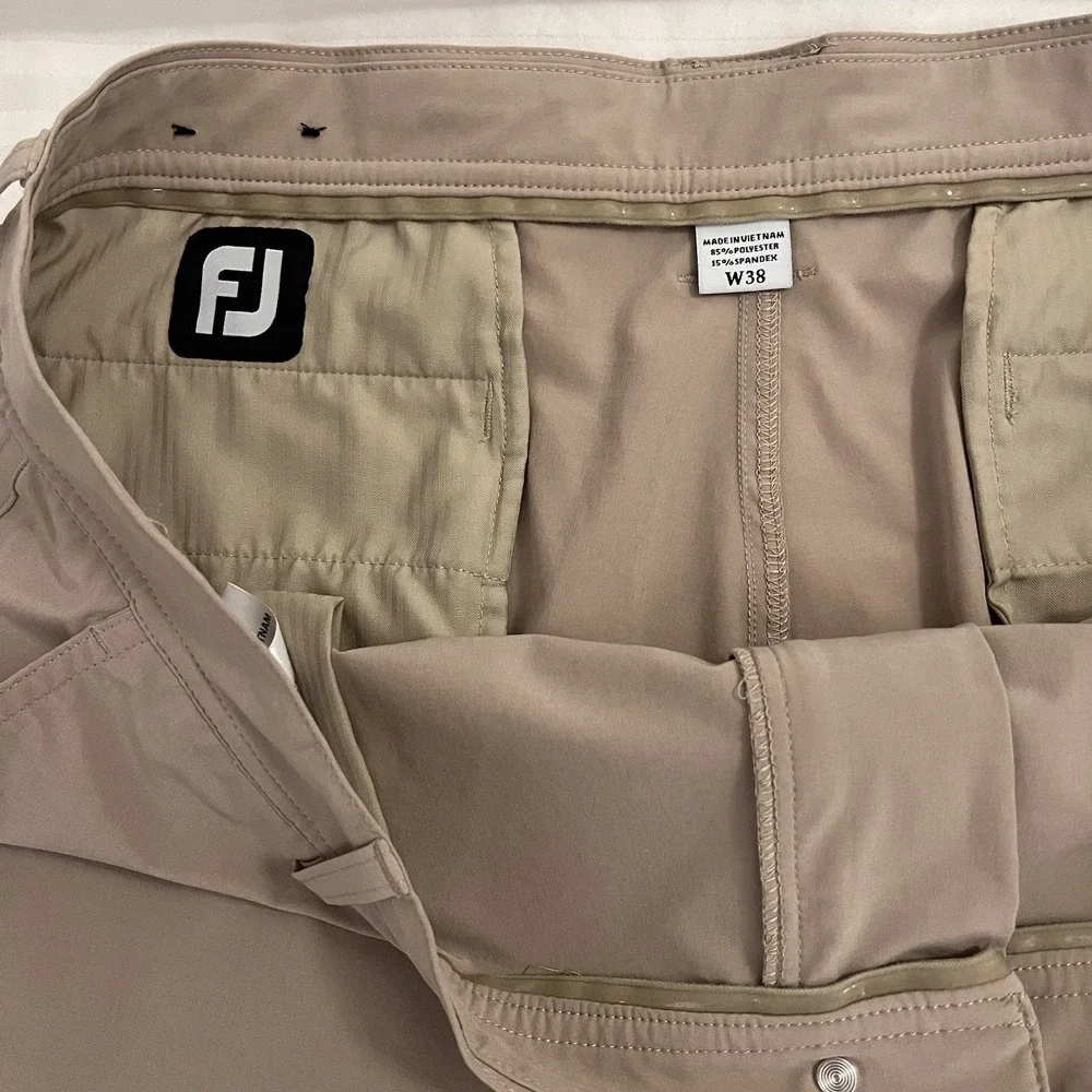 FootJoy Shorts Mens 38 Tan Performance Stretch Flat Front FJ Logo Athletic Golf - Picture 5 of 9